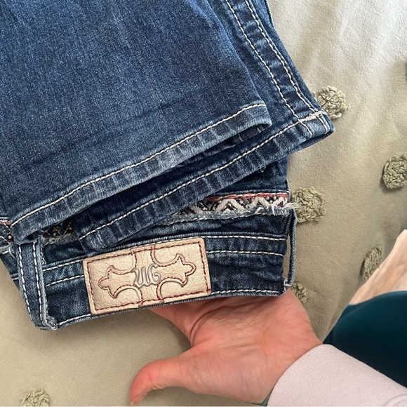 MissMe Jeans
Size 29
33.5 inch inseam
Good condition - Picture 7 of 7